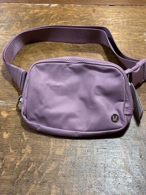 Lululemon athletica Lavender Everywhere Belt Bag new with tags
